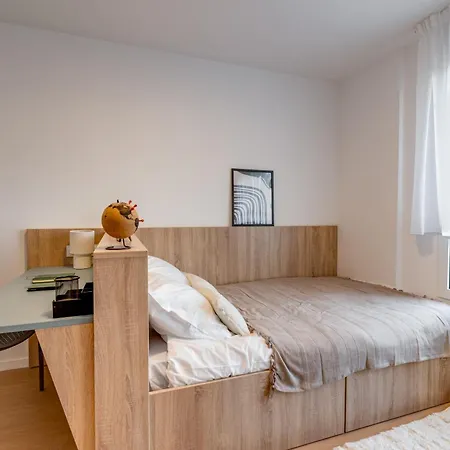 Sweetly Gif Sur Yvette Aparthotel